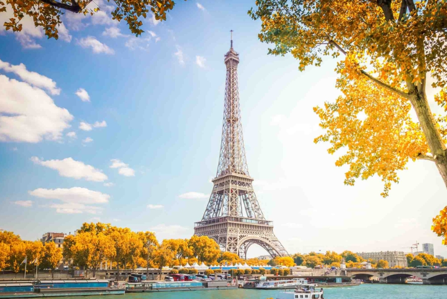 Đắm chìm trong vẻ đẹp thơ mộng của mùa thu Paris