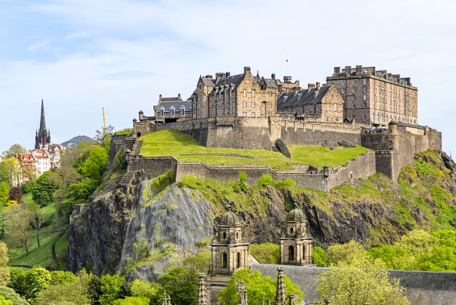 Khám phá các địa điểm du lịch Edinburgh đậm chất cổ kính