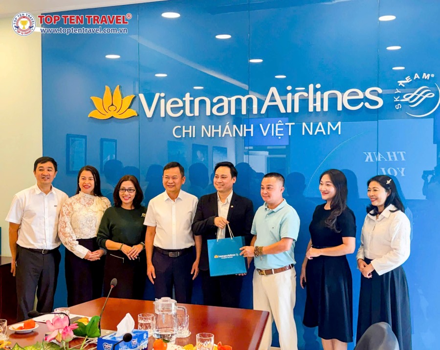 Top Ten Travel tham dự buổi gặp mặt đầu năm của Vietnam Airlines
