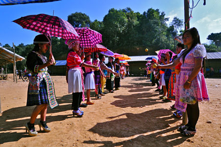 Tháng tư này sang Lào đón Tết té nước