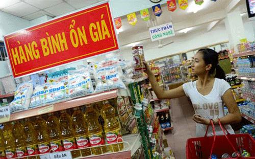 Chợ hàng ế ẩm sau Tết