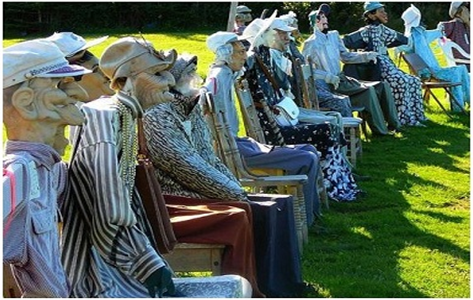 Du lịch Canada đến làng bù nhìn kỳ lạ