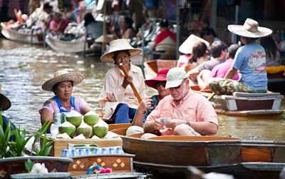 Đi chợ nổi nổi tiếng nhất ở Thái Lan