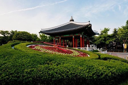 Ngỡ ngàng vẻ đẹp công viên Yongdusan, Busan