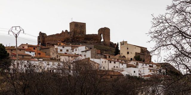 Kỳ bí ngôi làng bị nguyền rủa cả trăm năm ở Tây Ban Nha