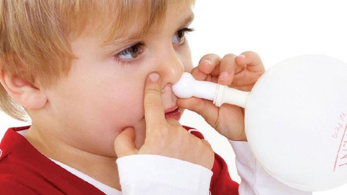 Chống ù tai khi đi máy bay