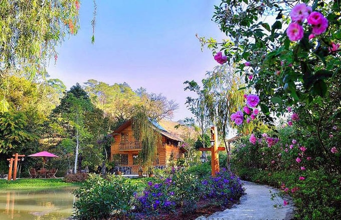 Chốn dừng chân mang sắc màu liêu trai ở Đà Lạt