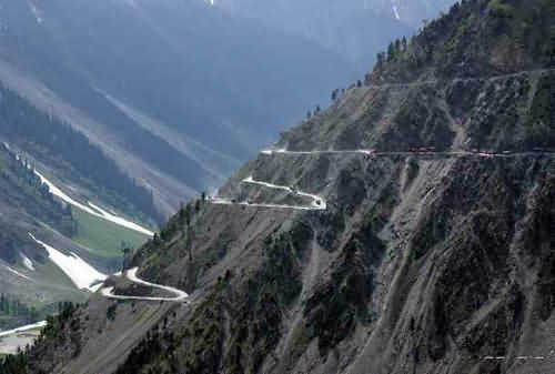 Những cung đường nguy hiểm thách thức tín đồ ưa mạo hiểm