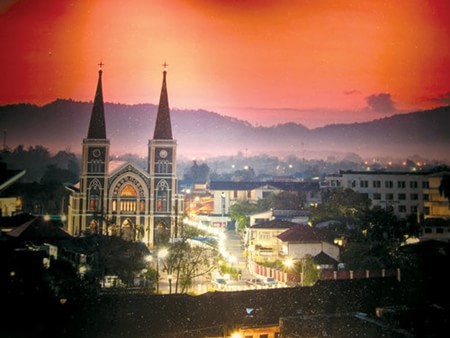 Ghé thăm kinh đô đá quý Chanthaburi Thái Lan