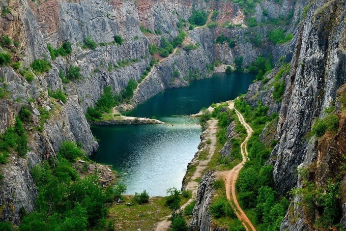 Ngẩn ngơ trước thung lũng nhân tạo đẹp nhất Cộng hòa Séc