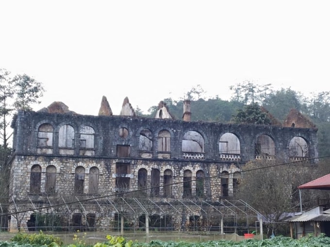 Khám phá tu viện cổ đầy ma mị ở Sa Pa