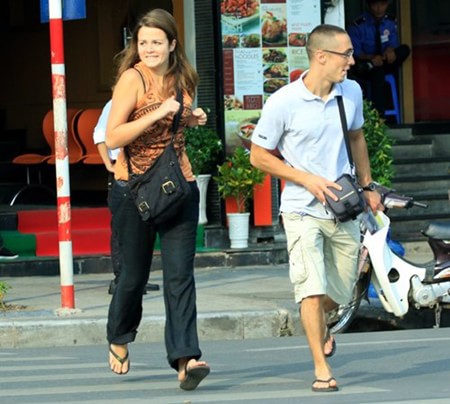 Điều khiến khách Tây lo lắng khi mới đến Hà Nội