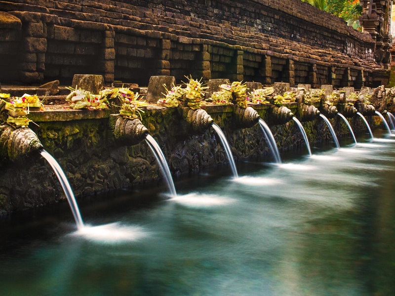 Khám phá ngôi đền Tampak Siring linh thiêng ở Bali