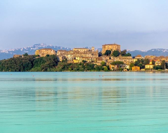 Top 10 hồ nước đẹp nhất nước Ý