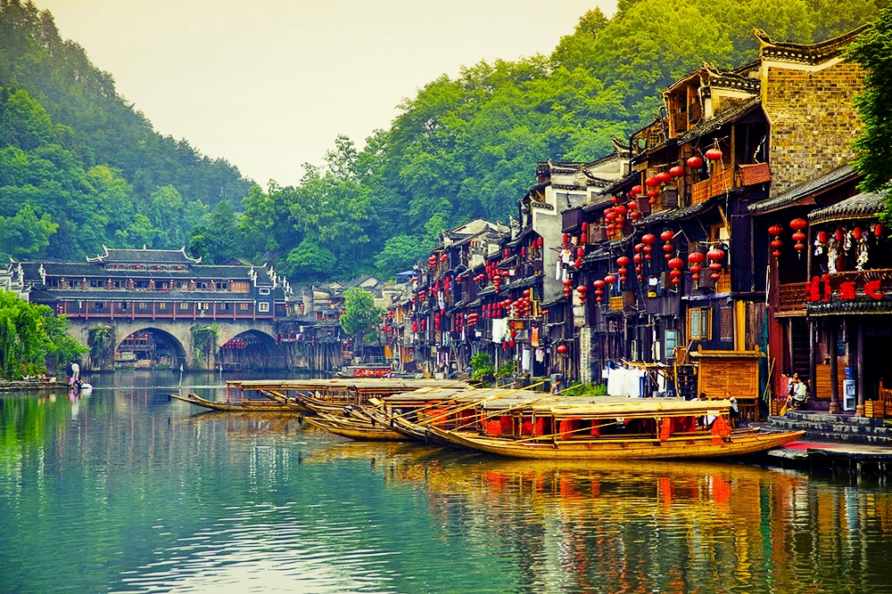 Phượng Hoàng Cổ Trấn có thật sự đẹp như lời đồn?