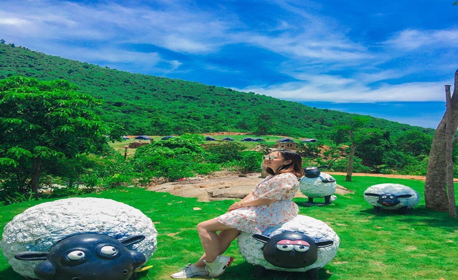 Lộ diện ngôi làng người lùn khiến dân tình 'hú vía' ngay tại cố đô Huế