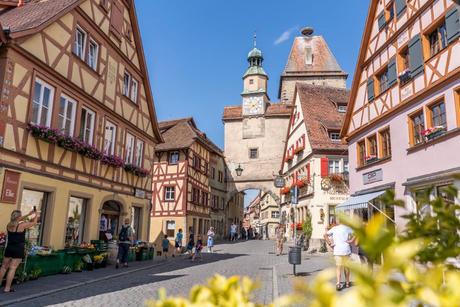 Mê mẩn 'Ngôi làng bút chì' Rothenburg ở Đức