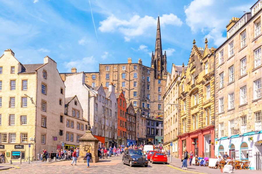 Chinh phục 5 địa điểm du lịch nổi tiếng tại thủ đô Edinburgh, Scotland