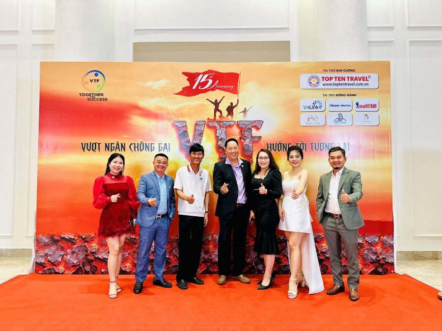 Top Ten Travel: Bừng sáng cùng đêm tiệc 'Vượt ngàn chông gai – Hướng tới tương lai'