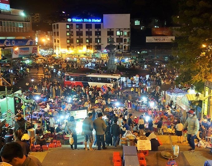 Chợ đêm - Thiên đường ẩm thực và mua sắm giá rẻ ở Đà Lạt