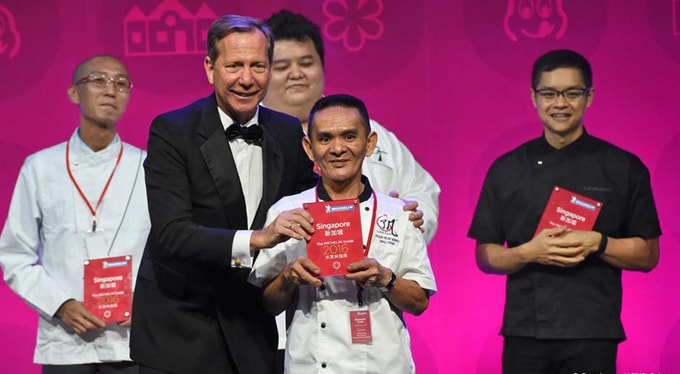 2 quán ăn vỉa hè ở Singapore nhận được sao vàng Michelin