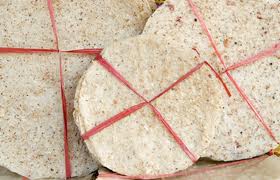 Du lịch Miền Trung thưởng vị bánh tráng nước dừa