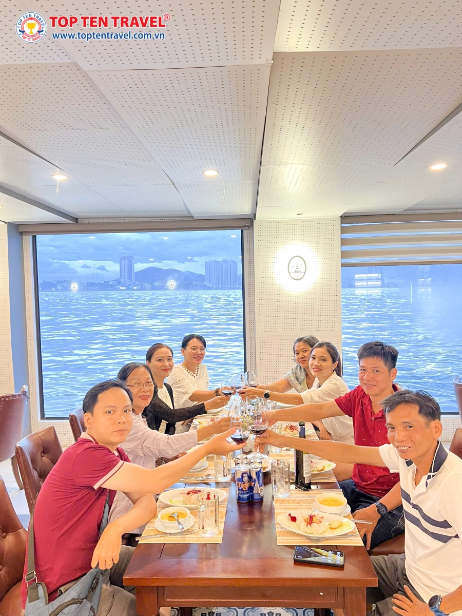 Tour Du Lịch Nha Trang Vinpearl Harbour 3N3D