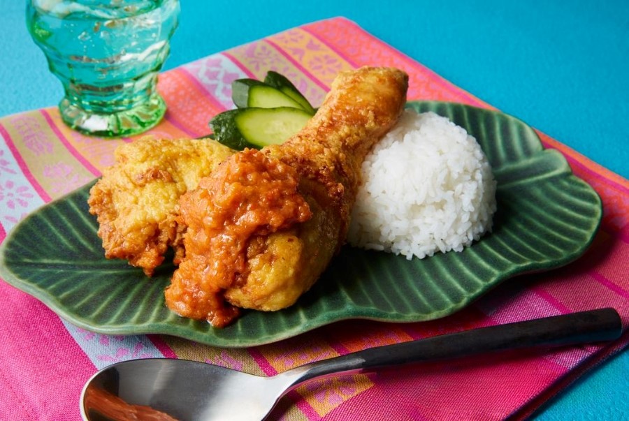 Nasi Katok là một món cơm đường phố mà du khách không nên bỏ qua