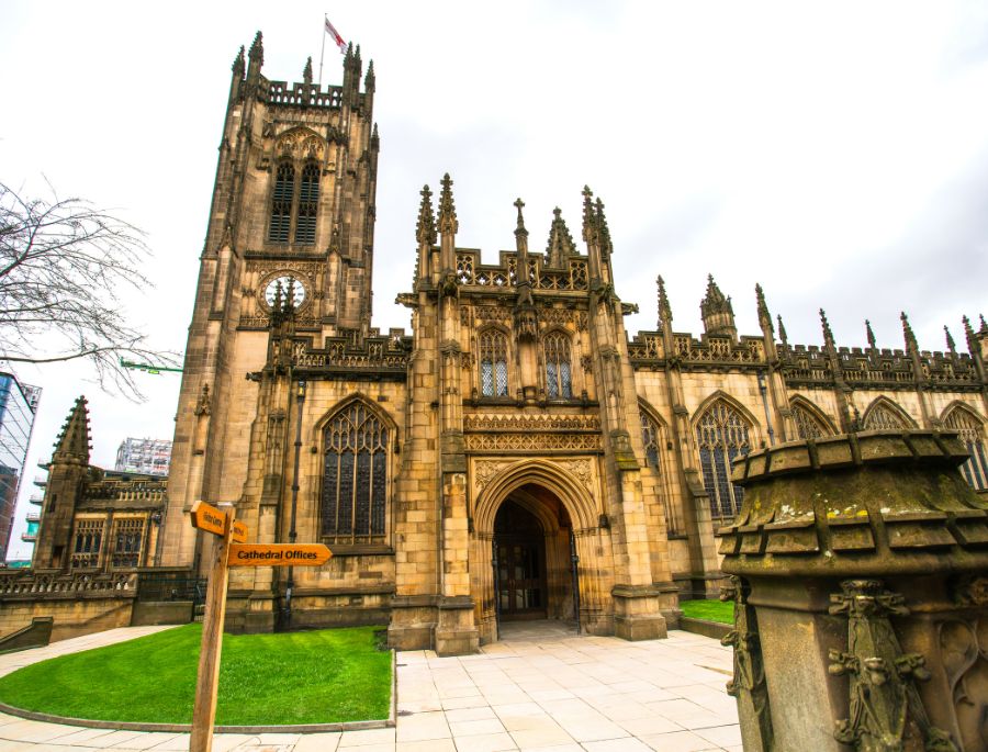 Nhà thờ Manchester là một kiệt tác nghệ thuật của thành phố
