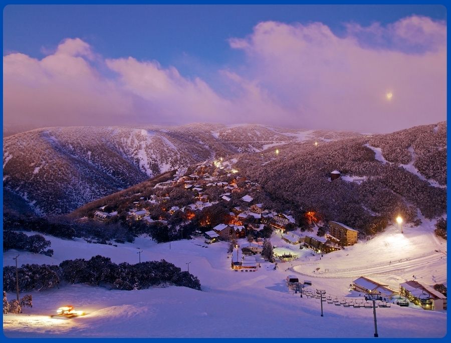 Falls Creek được mệnh danh là “Ngôi làng tuyết lãng mạn” với lối kiến trúc đậm chất Châu Âu