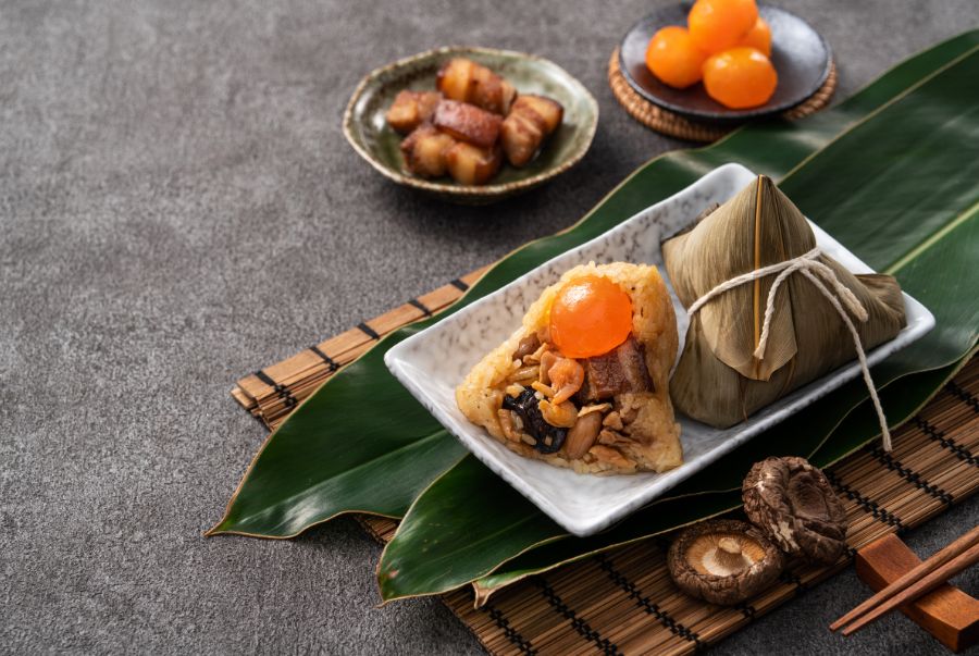Những chiếc bánh ú (zongzi) đặc trưng của lễ hội