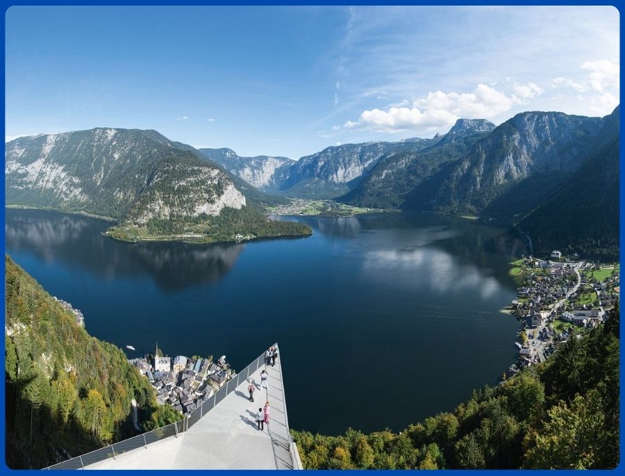 Đài quan sát Skywalk nằm ở độ cao hơn 350 mét so với mực nước biển