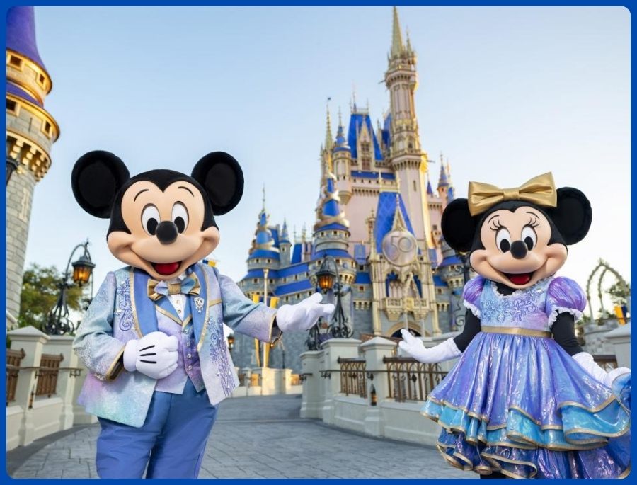 Magic Kingdom là công viên mang đậm dấu ấn cổ tích với lâu đài Cinderella tráng lệ