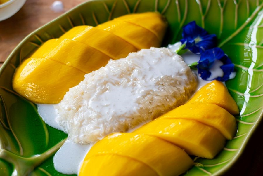 Xôi xoài là món tráng miệng trứ danh bật nhất của Thái Lan