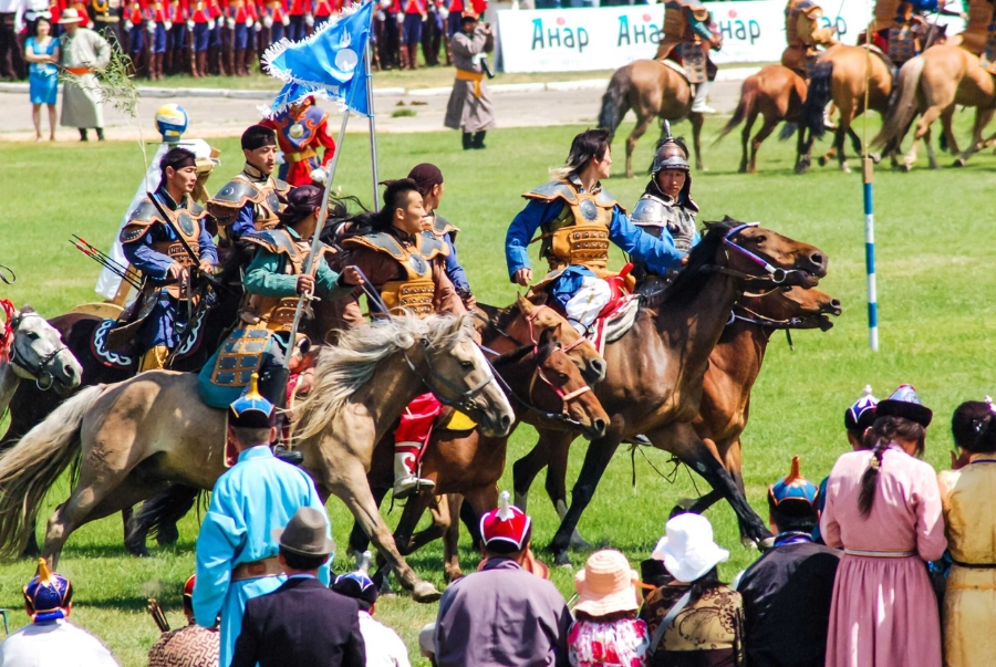 Lễ hội Naadam náo nhiệt với màn đua ngựa truyền thống