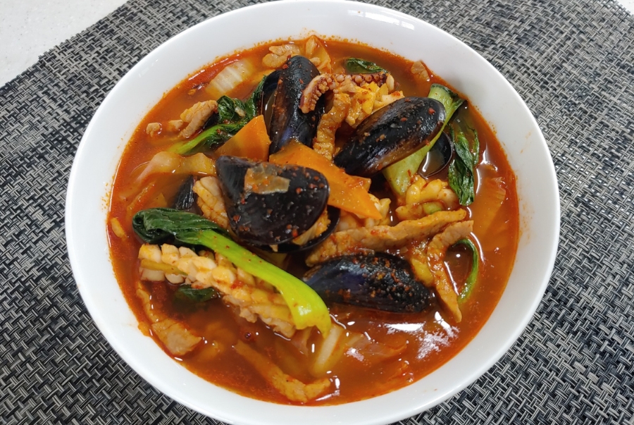 Jjamppong là một món mì cay hải sản đặc trưng của Hàn Quốc