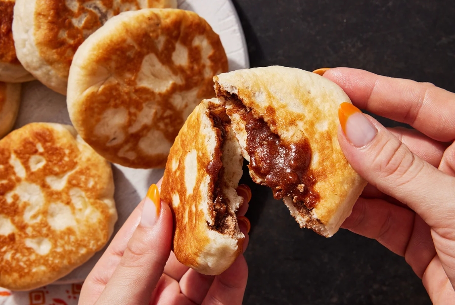 Một món ăn vặt được ưa chuộng đặc biệt là khi vào mùa đông