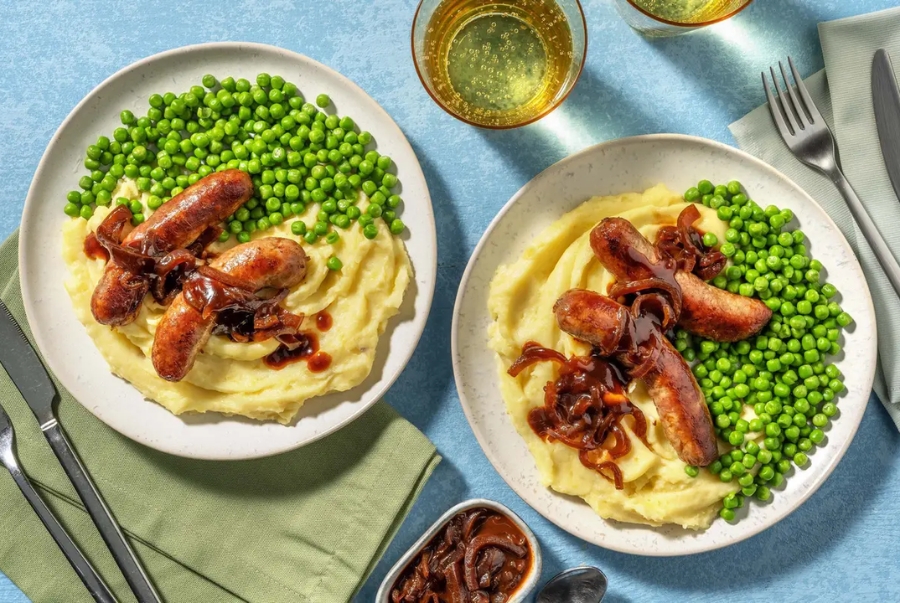 Bangers and Mash gồm xúc xích ăn kèm khoai tây nghiền