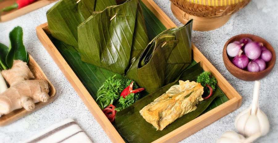 Tum Ayam là một món ăn truyền thống khác thể hiện sự tinh tế trong cách chế biến của người Bali