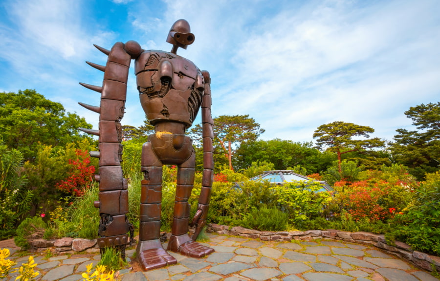 Bảo tàng thường xuyên tổ chức các triển lãm đặc biệt về các bộ phim và nhân vật của Studio Ghibli