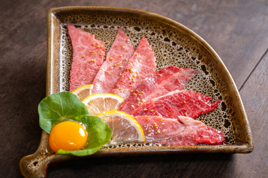 Điều làm nên sự khác biệt của Bò Kobe chính là hương vị và kết cấu không thể nhầm lẫn với bất kỳ món ăn nào khác