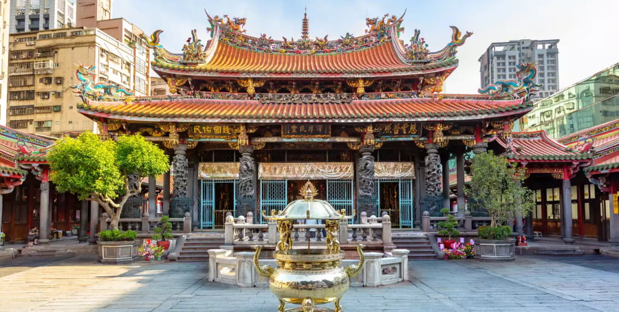 Miếu Long Sơn (Longshan Temple) - Ngôi chùa cổ kính và linh thiêng