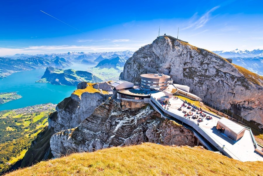 Núi Pilatus hành trình tàu răng cưa dốc nhất thế giới gần Lucerne
