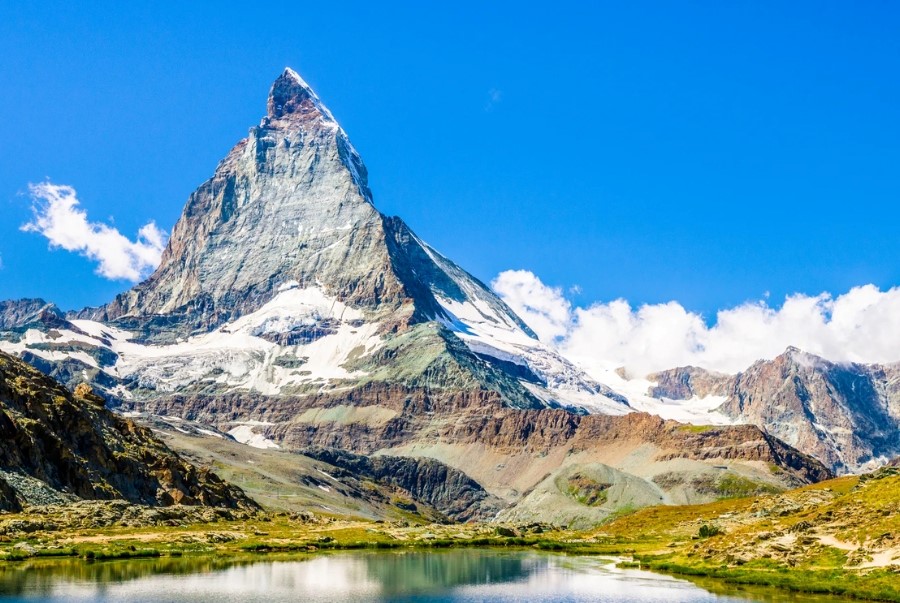Matterhorn ngọn núi chóp nhọn huyền thoại của dãy Alps Thuỵ Sĩ
