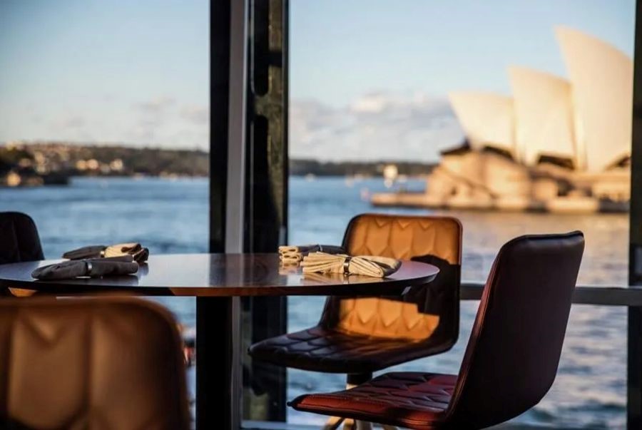 Nhà hàng Quay là nơi lý tưởng để thưởng thức ẩm thực Sydney bên vịnh cảng