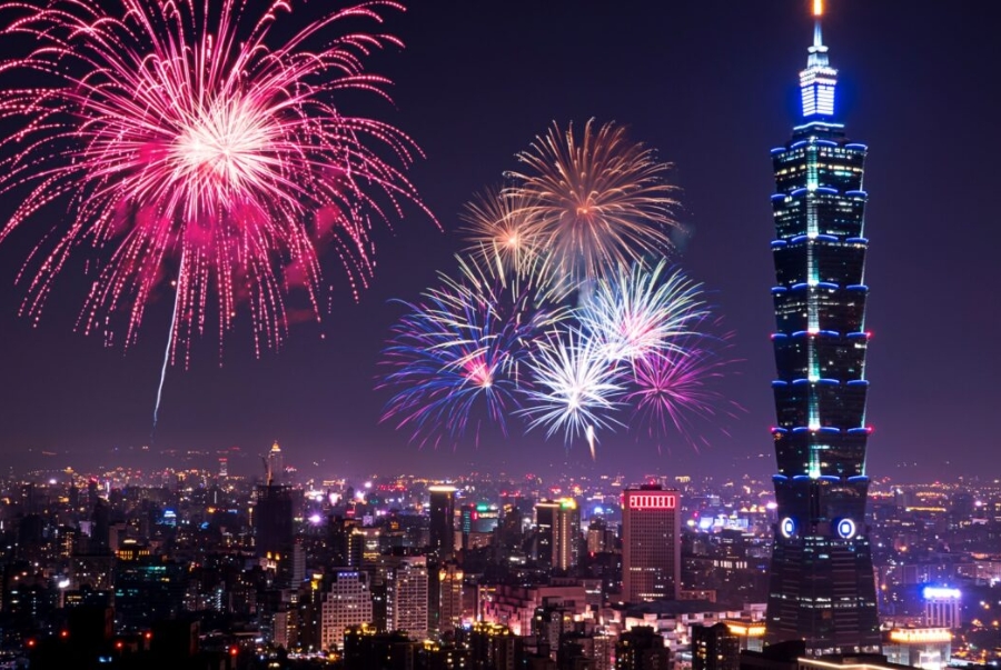 Màn trình diễn pháo hoa tại toà tháp Taipei 101 thu hút hàng nghìn du khách đổ về mỗi năm