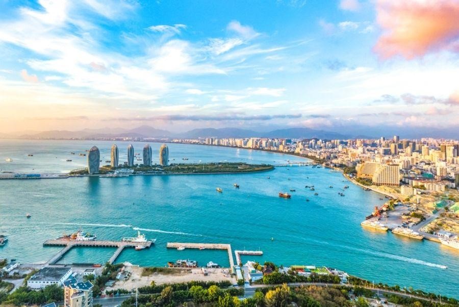 Thành phố Hải Khẩu là trung tâm hành chính và thương mại của đảo Hải Nam