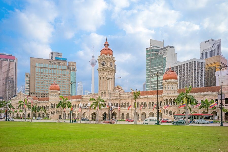 Dataran Merdeka không gian gắn liền cột mốc độc lập thiêng liêng của Malaysia