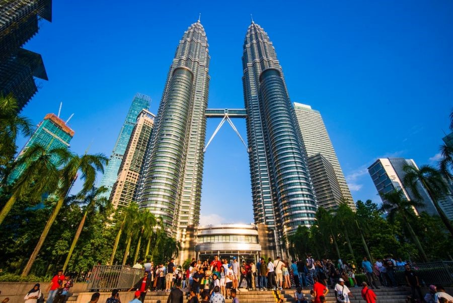 Tháp đôi Petronas là biểu tượng tự hào của Kuala Lumpur