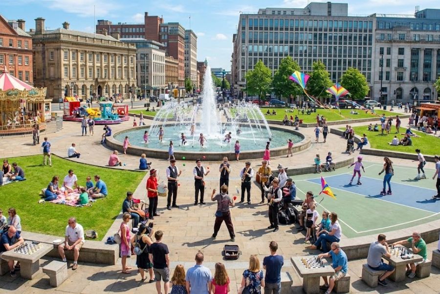 Quảng trường Hoa Thành là địa điểm vui chơi giải trí hấp dẫn tại Quảng Châu